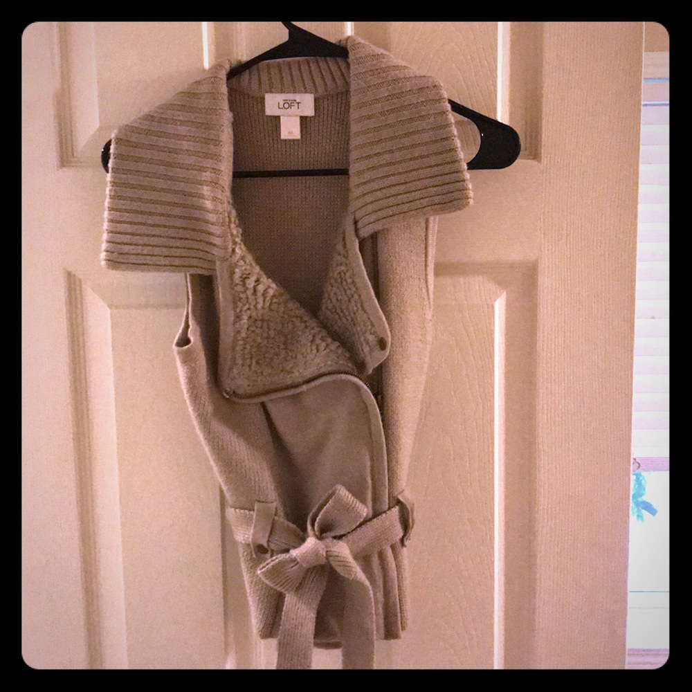 Oatmeal cozy vest